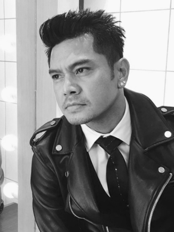 สมชาย เข็มกลัด