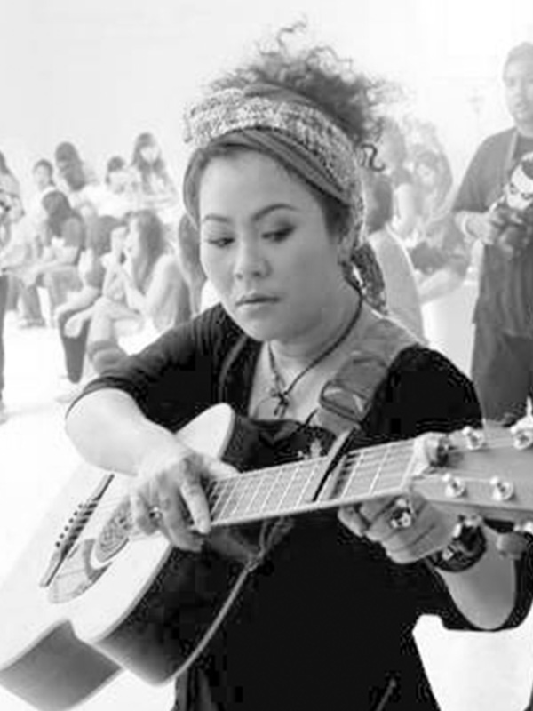 อินทิรา ยืนยง